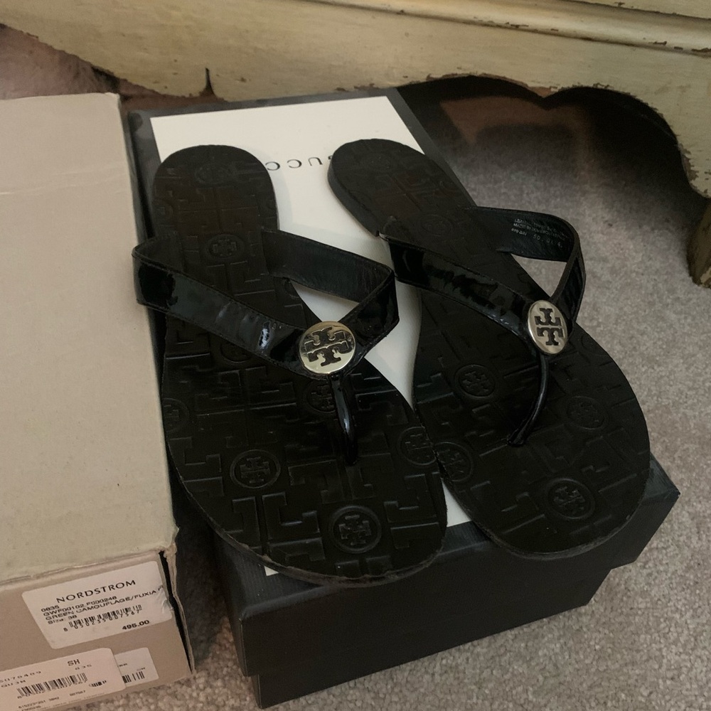 Tory Burch patent leather sandals. Size 9.